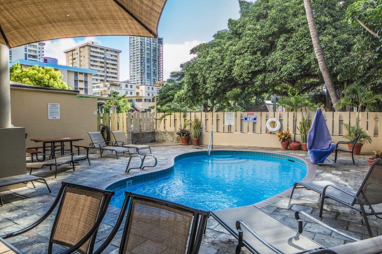 City View Studio With Pool Access In Aloha Surf! Honolulu Bagian luar foto